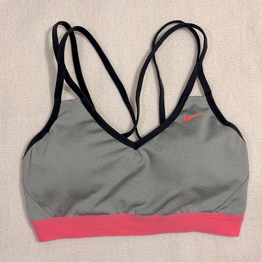 Nike sport bra top size M